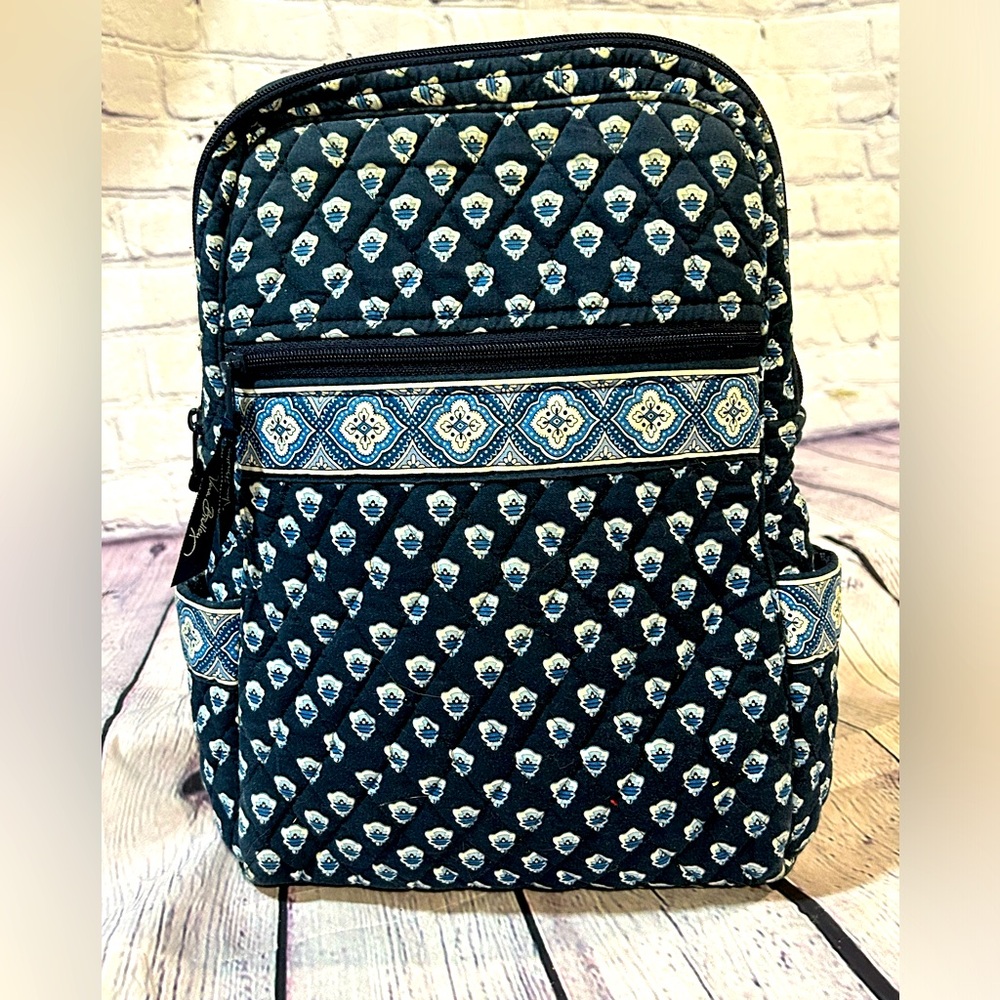 VERA BRADLEY Nantucket navy small zippered backpack - retired